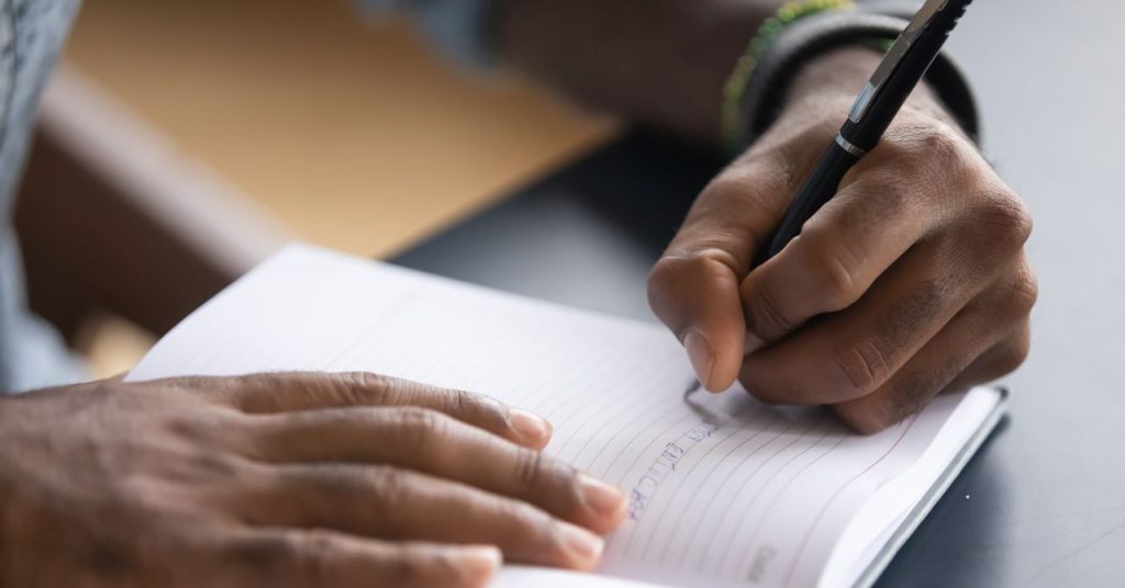 Left-Handed People Are More Competitive, Says Science Left-Handed People Are More Competitive, Says Science