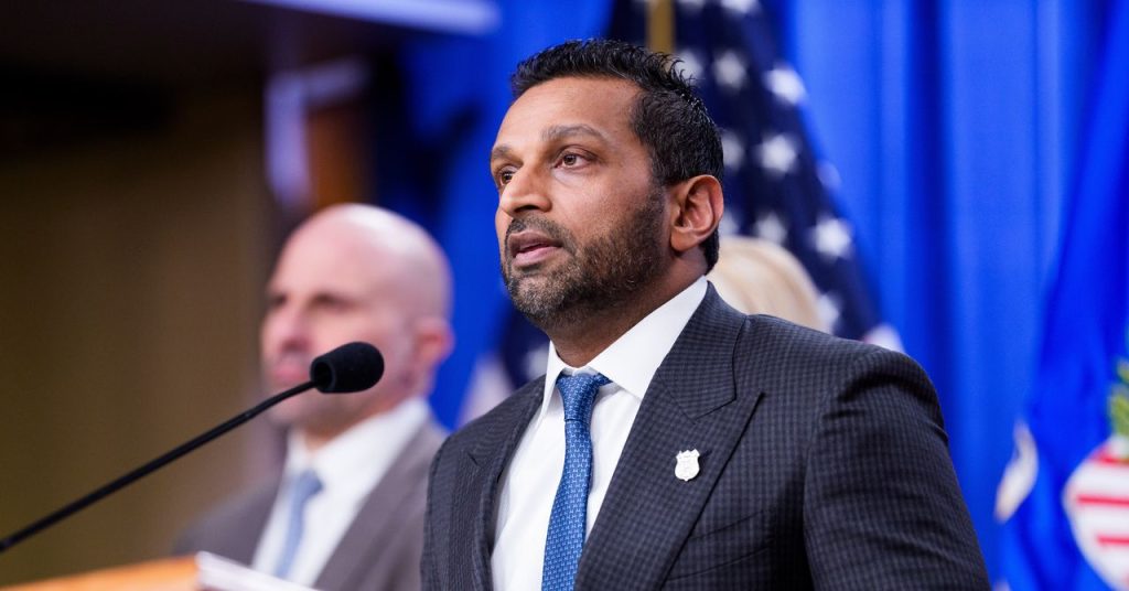 US Lawmakers Move to Kill the FBI’s Warrantless Wiretap Access US Lawmakers Move to Kill the FBI’s Warrantless Wiretap Access