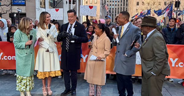 Savannah Guthrie Returns to Today After 2 Month Absence Savannah Guthrie Returns to Today After 2 Month Absence