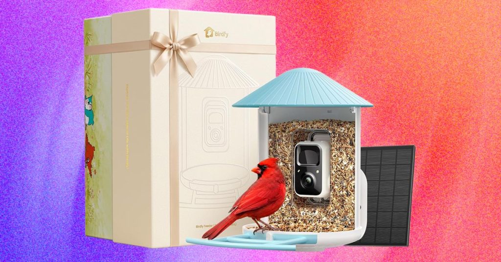 Mother’s Day Deals on Smart Bird Feeders (2026) Mother’s Day Deals on Smart Bird Feeders (2026)