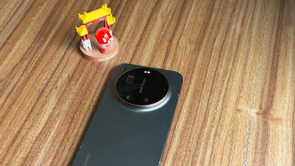 The Xiaomi 17 Ultra has some impressive add-ons that make snapping photos really fun The Xiaomi 17 Ultra has some impressive add-ons that make snapping photos really fun