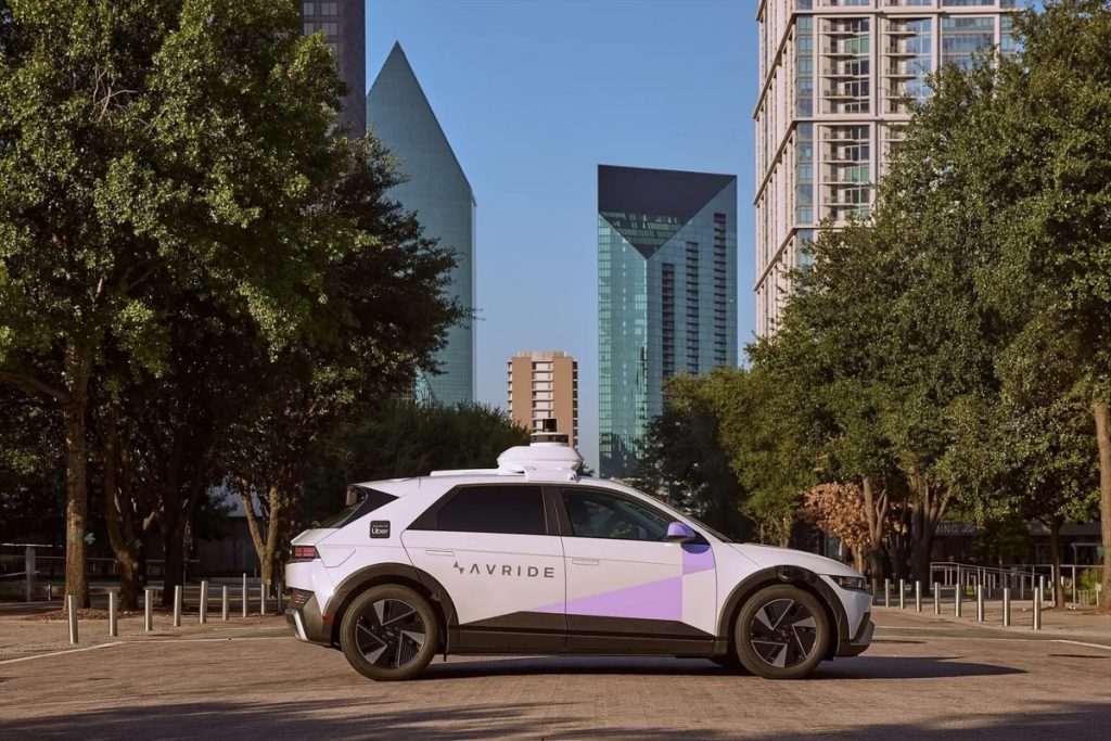 A self-driving car in Texas hit and killed a mother duck, sparking neighborhood outrage A self-driving car in Austin killed a mother duck, sparking neighborhood outrage