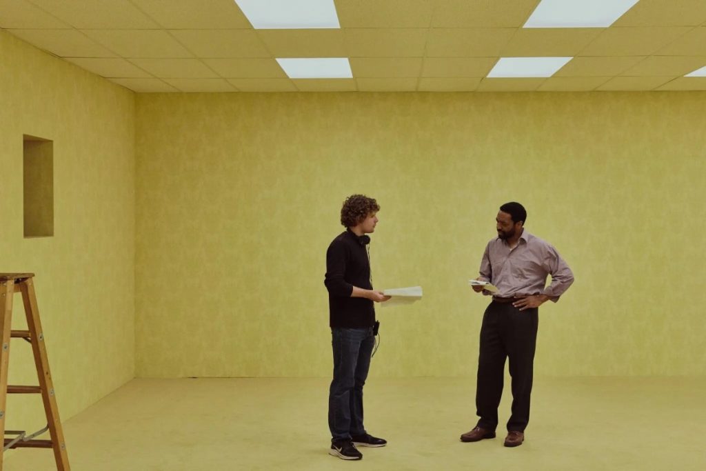 This weekend’s two biggest movies were both directed by YouTubers A photo of Kane Parsons and Chiwetel Ejiofor on the set of "Backrooms."